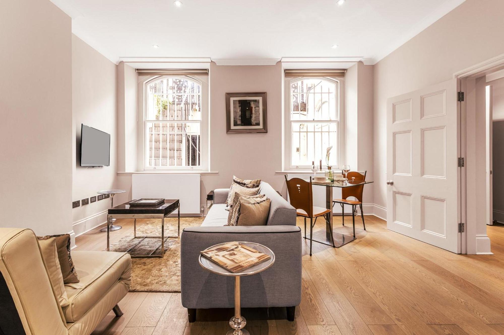 Chic One-bedroom Flat * London