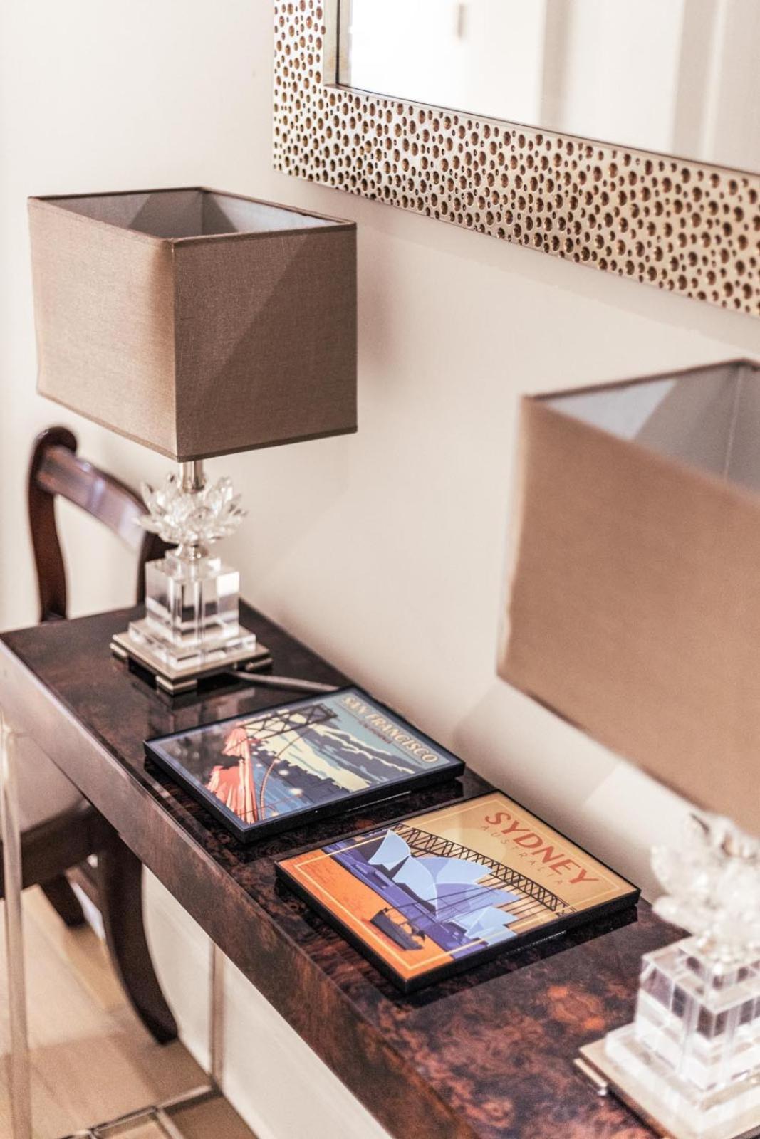 Chic One-bedroom Flat Apartment *