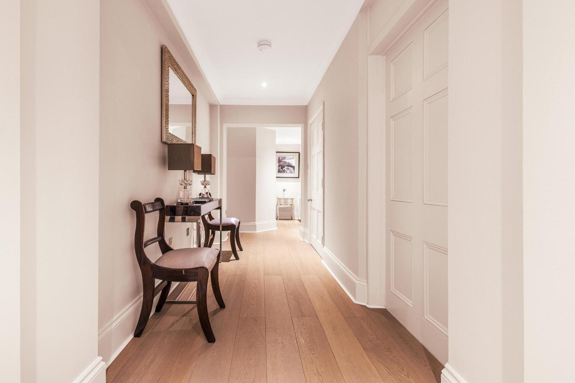 Chic One-bedroom Flat Apartment *