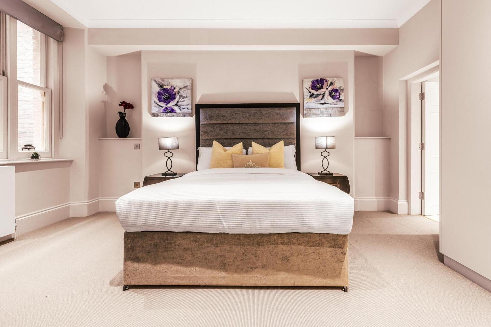 Chic One-bedroom Flat Apartment *