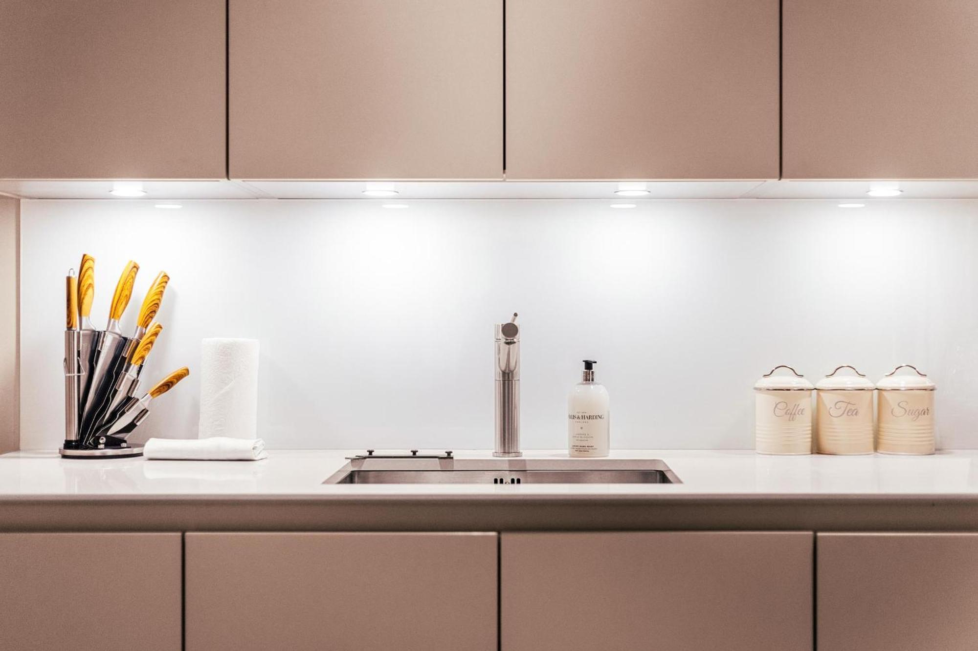 Chic One-bedroom Flat Apartment London